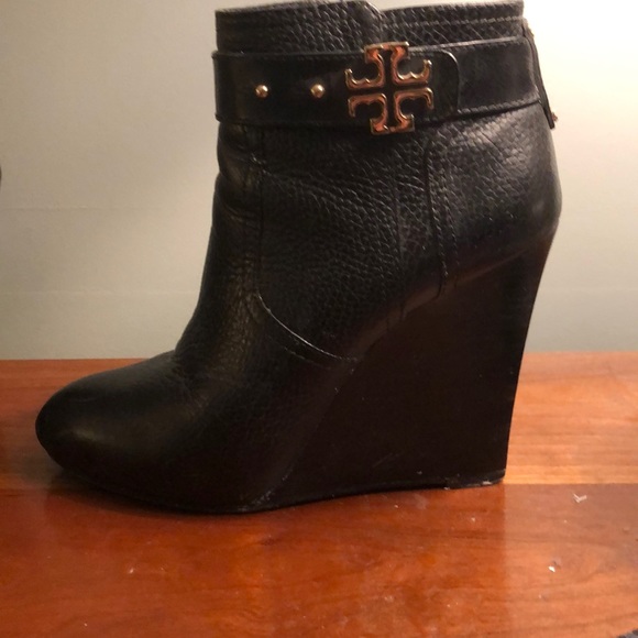 Tory Birch Black Leather Booties. - Picture 6 of 6